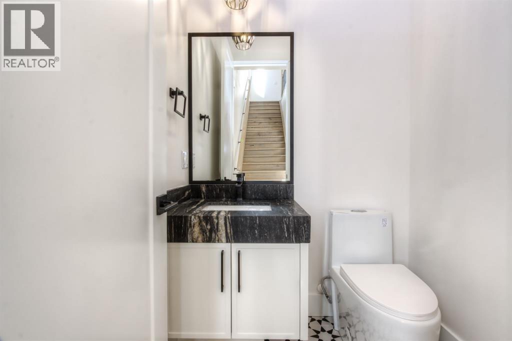 1028 18 Avenue Nw Property Photo 24