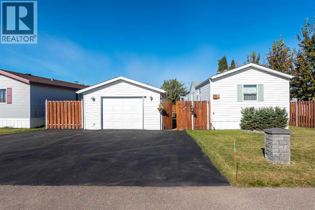 5302 56b Street Property Photo 1