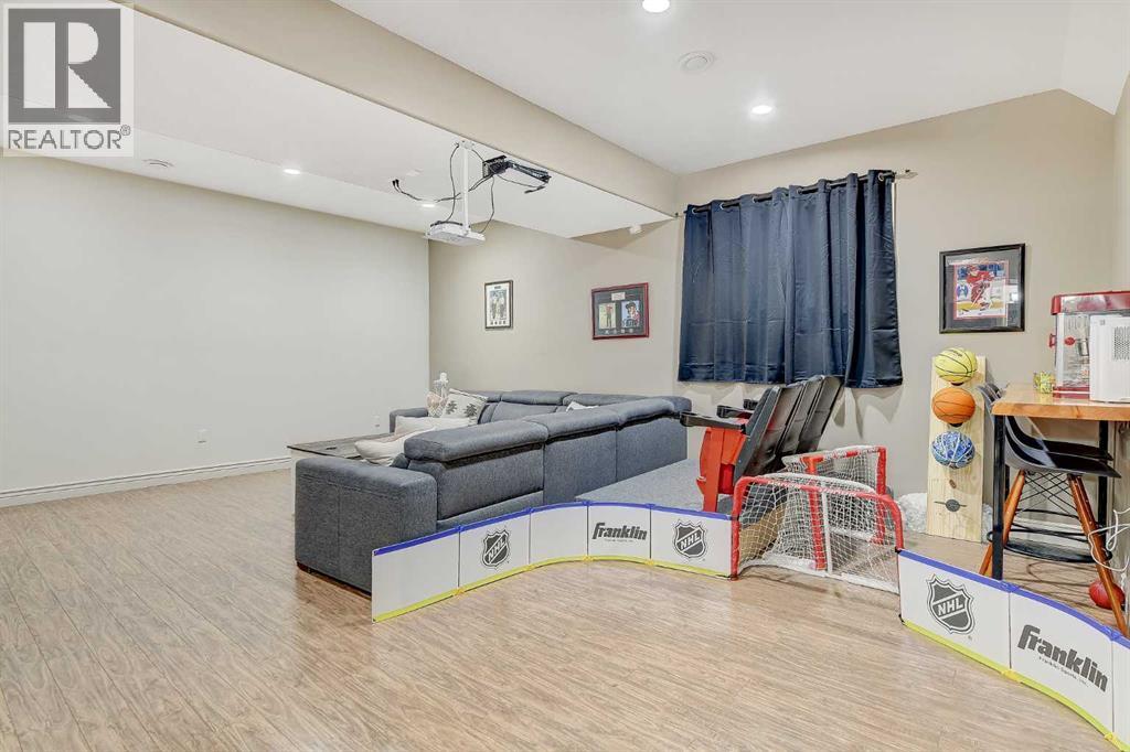 7321 88 Street Property Photo 41