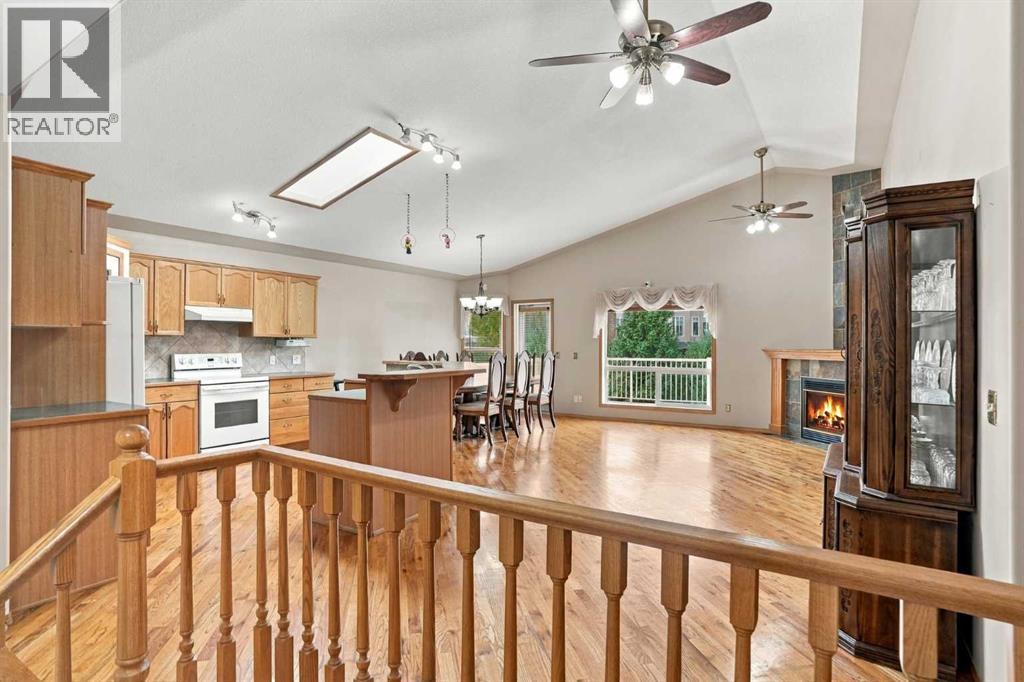 407 Lineham Acres Bay Nw Property Photo 4