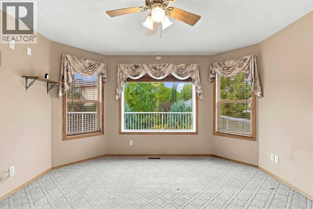 407 Lineham Acres Bay Nw Property Photo 21