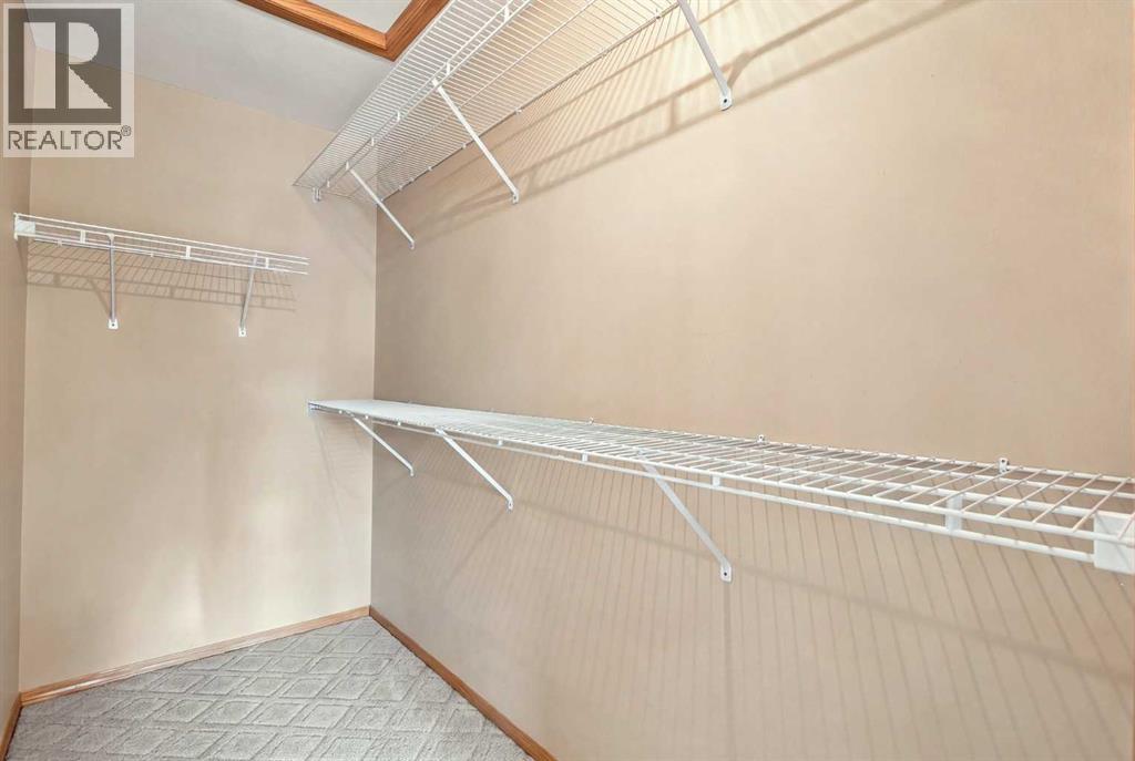 407 Lineham Acres Bay Nw Property Photo 25