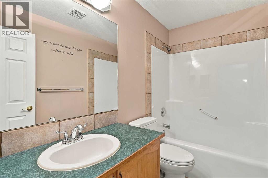407 Lineham Acres Bay Nw Property Photo 28