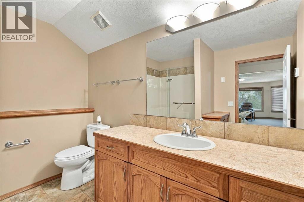 407 Lineham Acres Bay Nw Property Photo 31