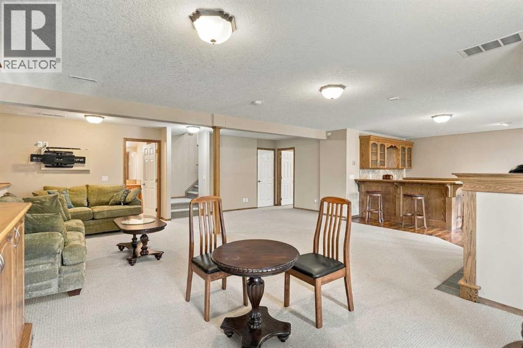 407 Lineham Acres Bay Nw Property Photo 33