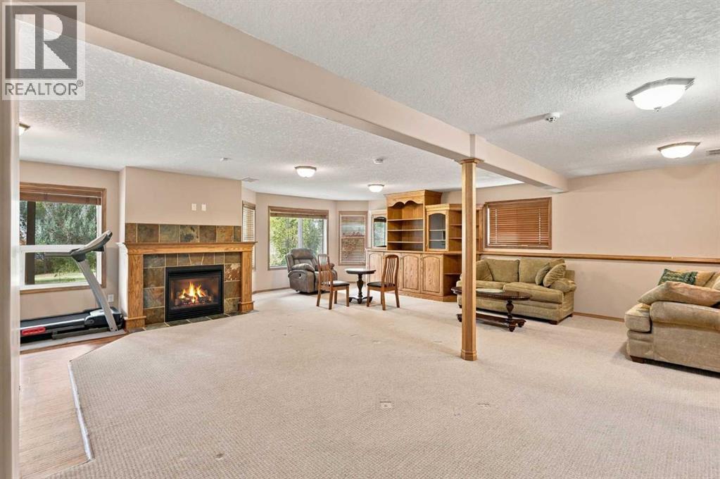 407 Lineham Acres Bay Nw Property Photo 38