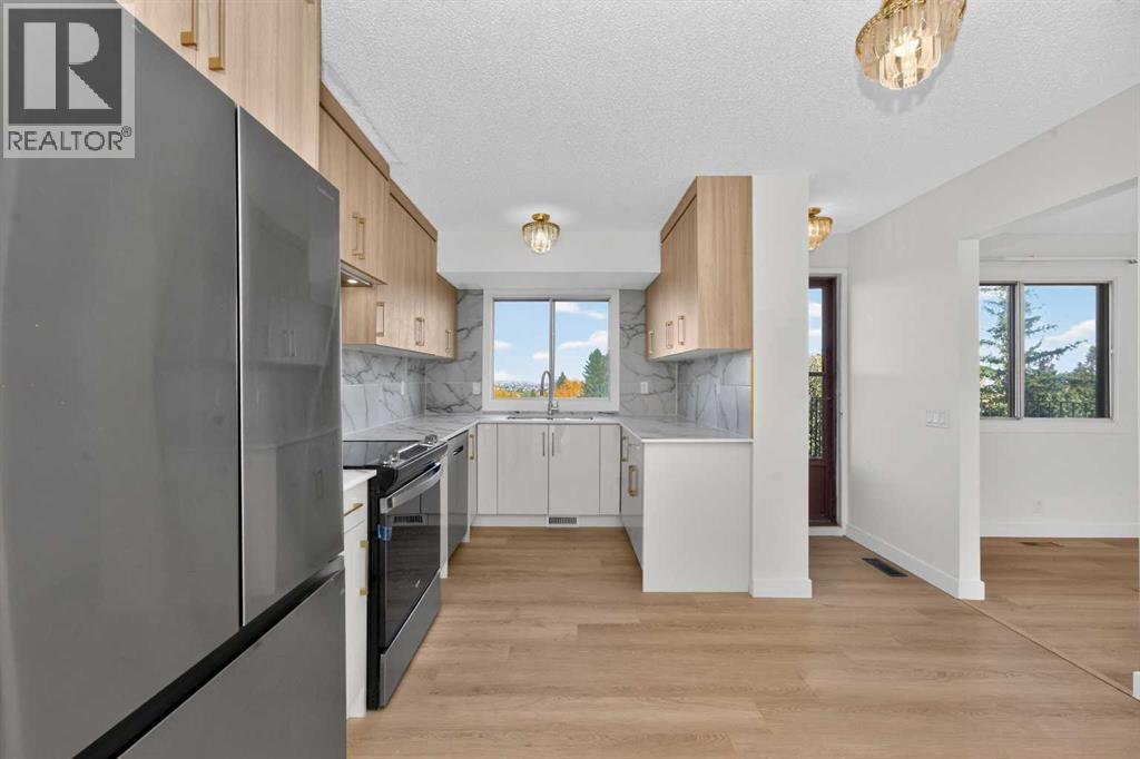 63 Beaconsfield Crescent Nw Property Photo 8