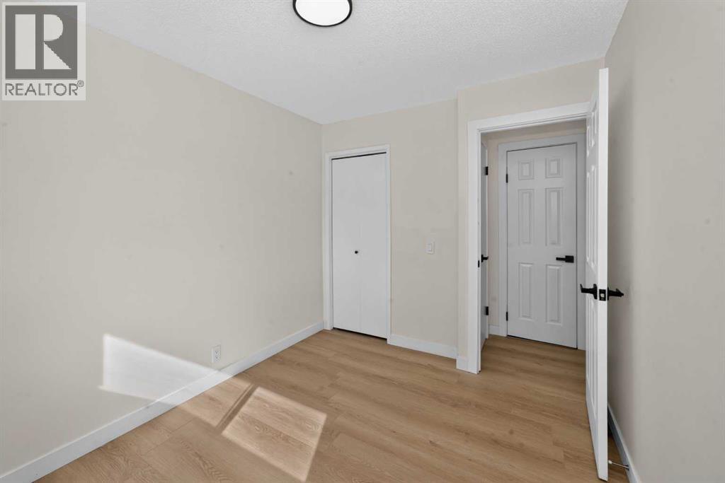 63 Beaconsfield Crescent Nw Property Photo 14