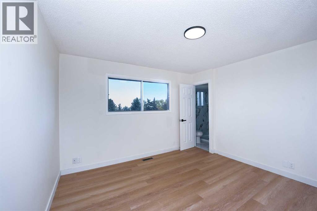 63 Beaconsfield Crescent Nw Property Photo 16
