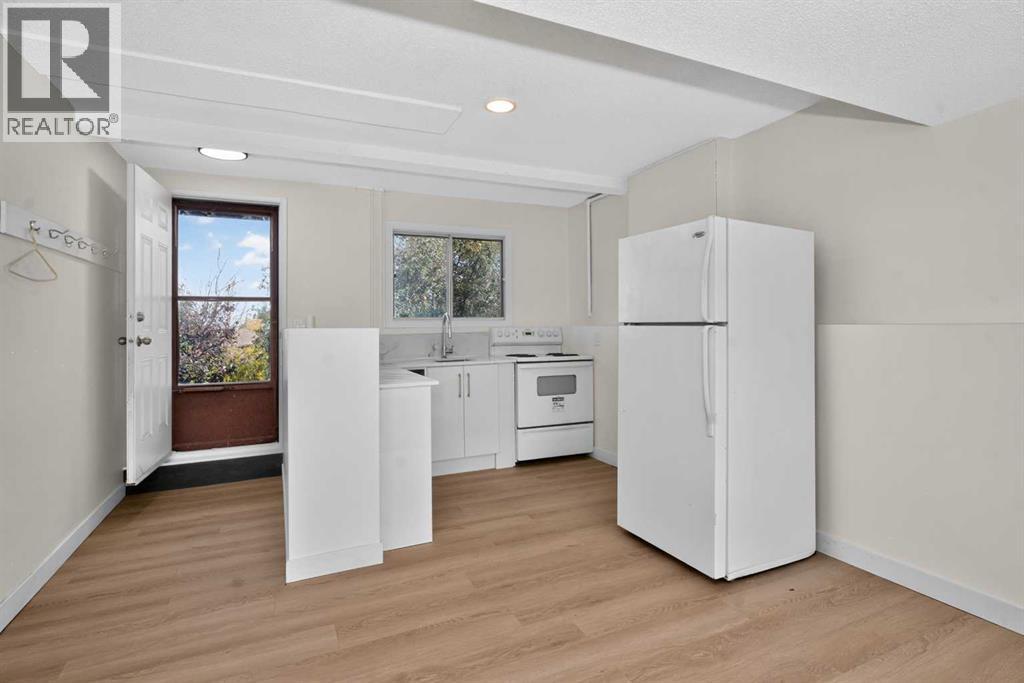 63 Beaconsfield Crescent Nw Property Photo 24