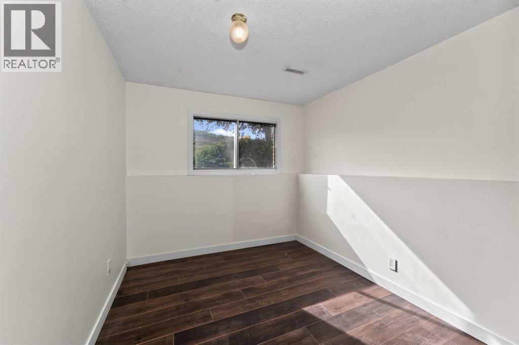 63 Beaconsfield Crescent Nw Property Photo 28