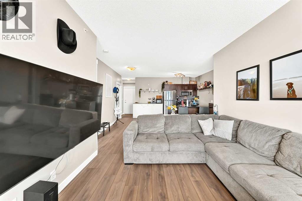 325 3 Street Southeast Property Photo 8
