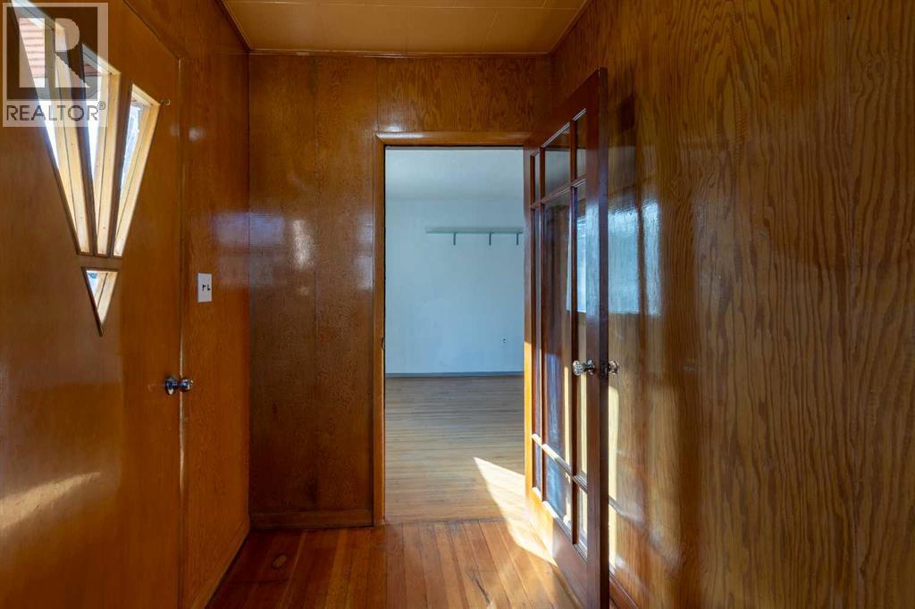 1114 Bridge Street Se Property Photo 6
