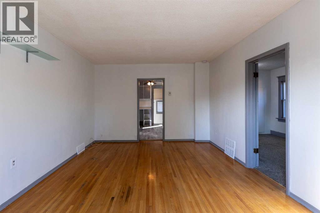 1114 Bridge Street Se Property Photo 9