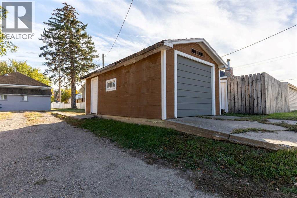1114 Bridge Street Se Property Photo 35