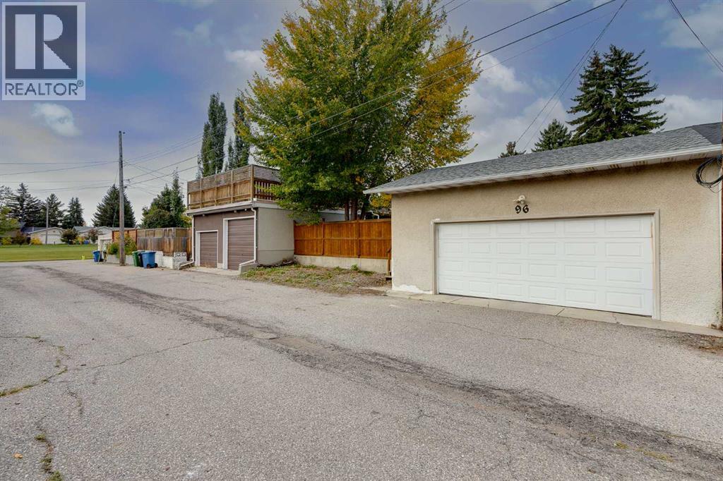 96 Alderwood Close Se Property Photo 40