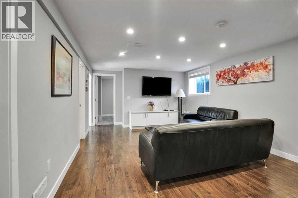 1115 Marcombe Crescent Ne Property Photo 33