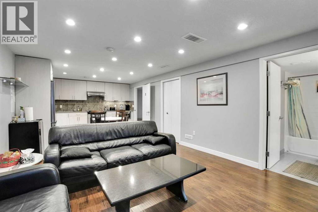 1115 Marcombe Crescent Ne Property Photo 35