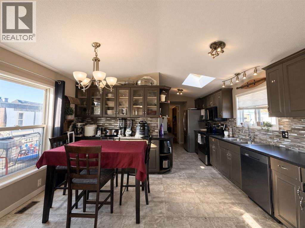 #85 9824 104 Avenue Property Photo 4