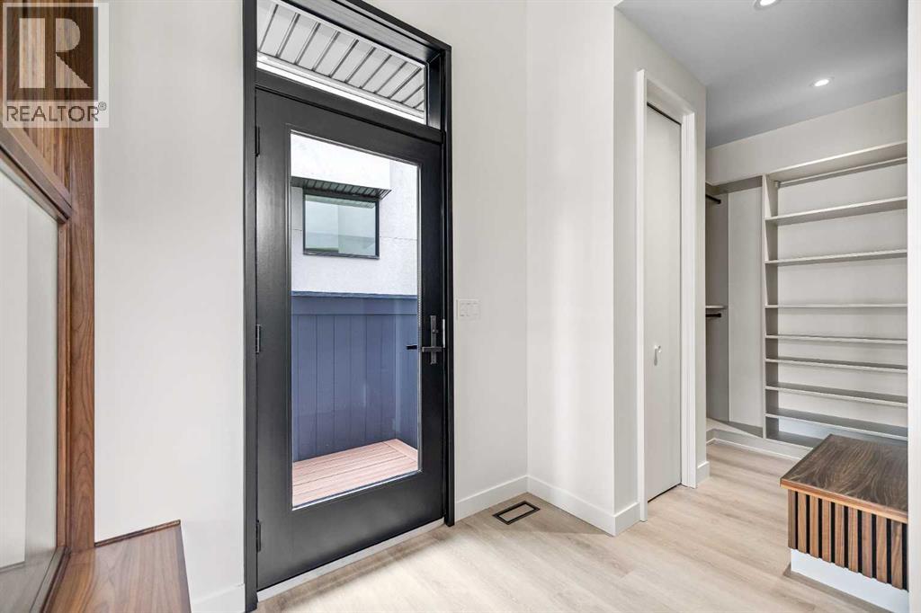 3d Willow Crescent Sw Property Photo 4