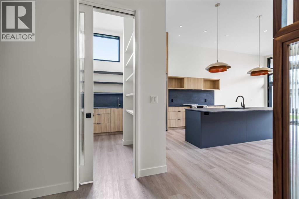 3d Willow Crescent Sw Property Photo 8