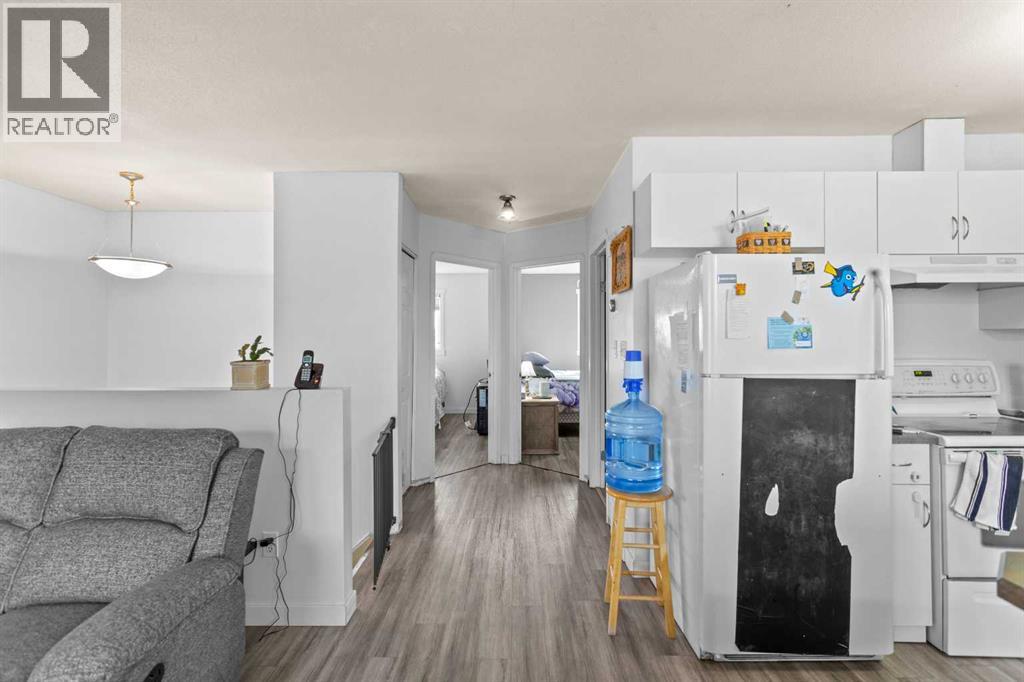 5203 41 Street Property Photo 8