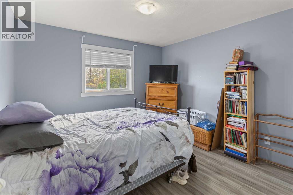 5203 41 Street Property Photo 9