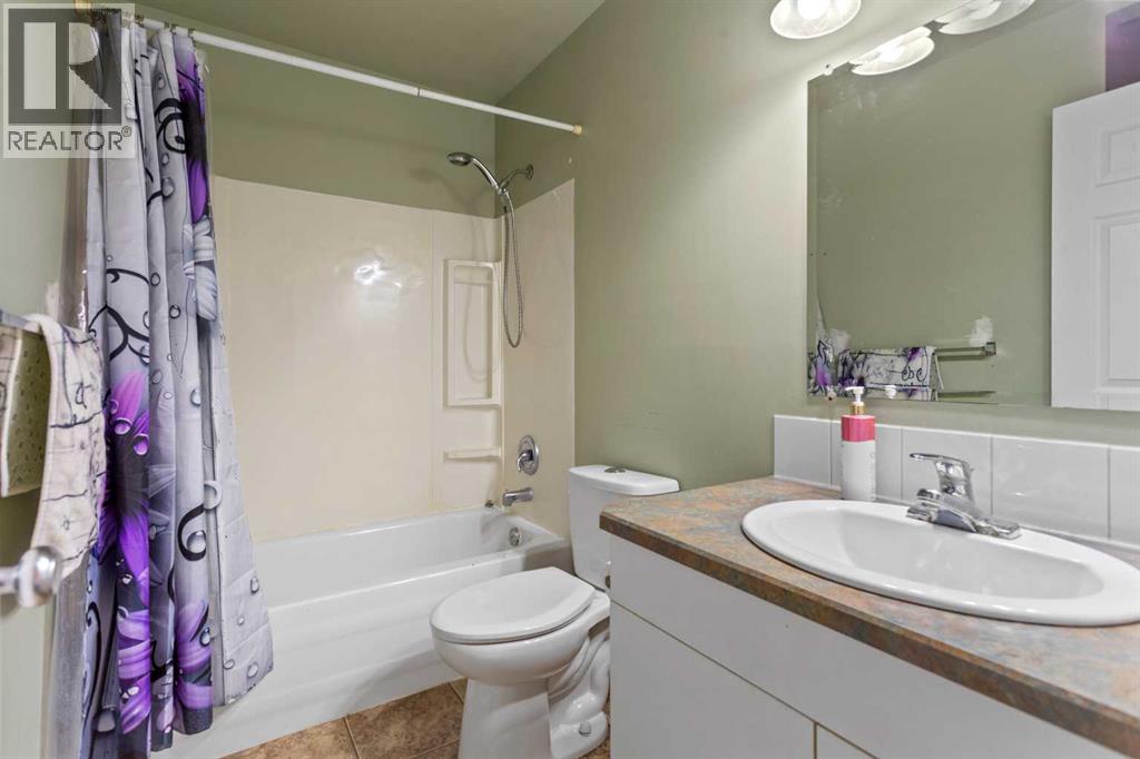 5203 41 Street Property Photo 11