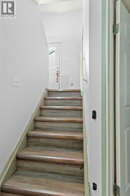5203 41 Street Property Photo 12