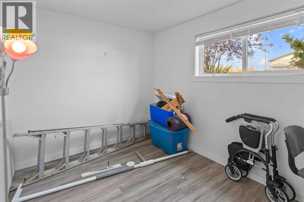 5203 41 Street Property Photo 13