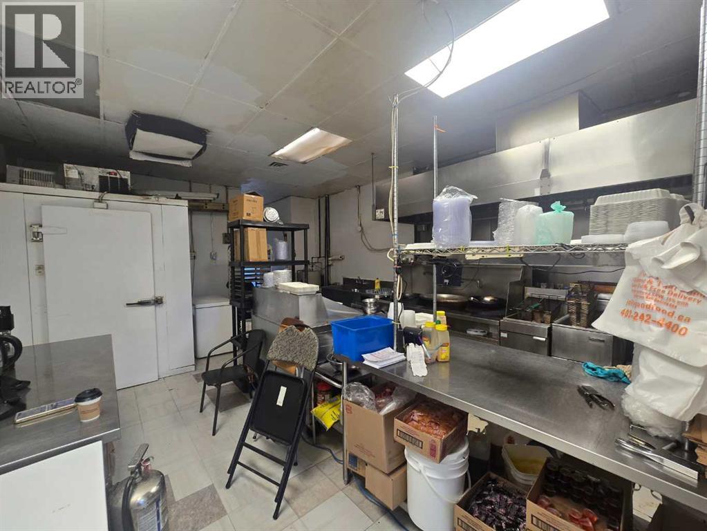 3315 26 Avenue Sw Property Photo 4