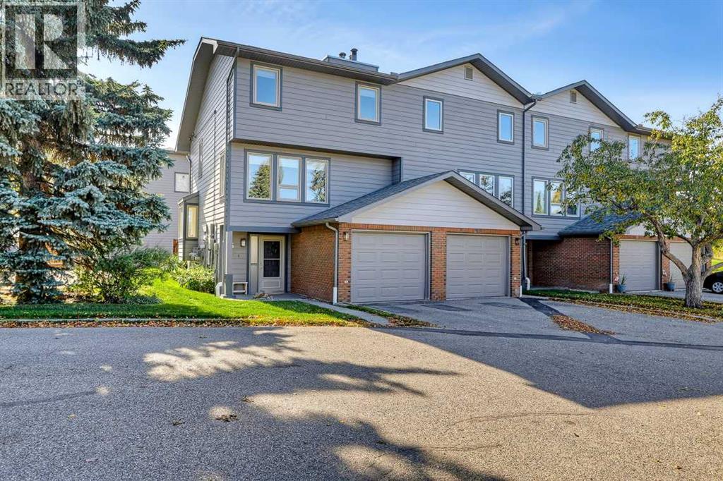 64 Woodacres Crescent Southwest Property Photo 1