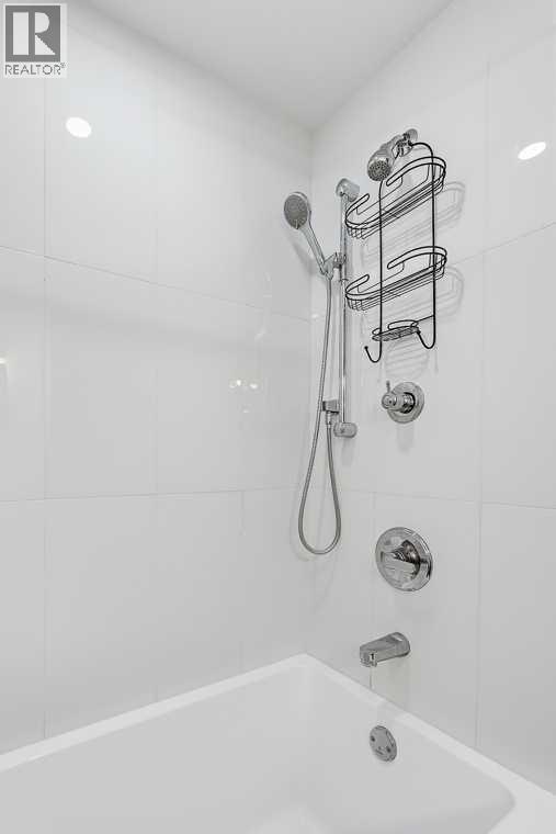64 Woodacres Crescent Southwest Property Photo 25