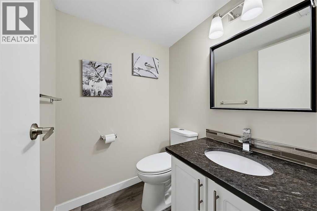 64 Woodacres Crescent Southwest Property Photo 30