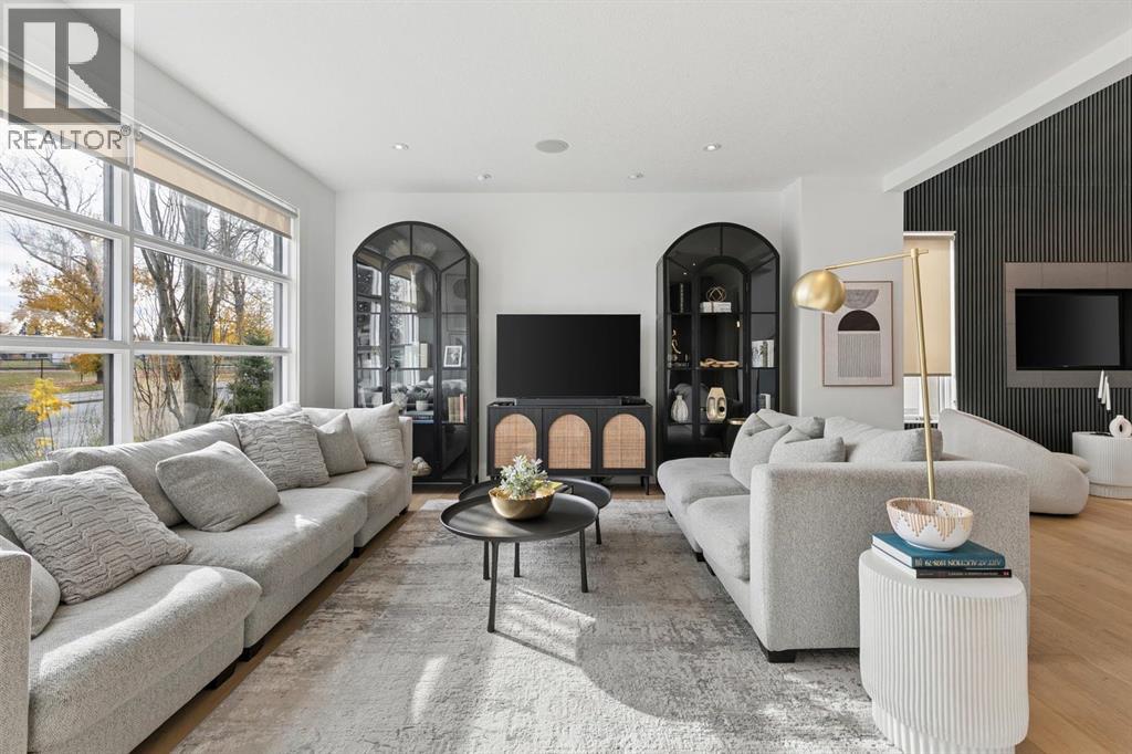 1904 50 Avenue Sw Property Photo 3