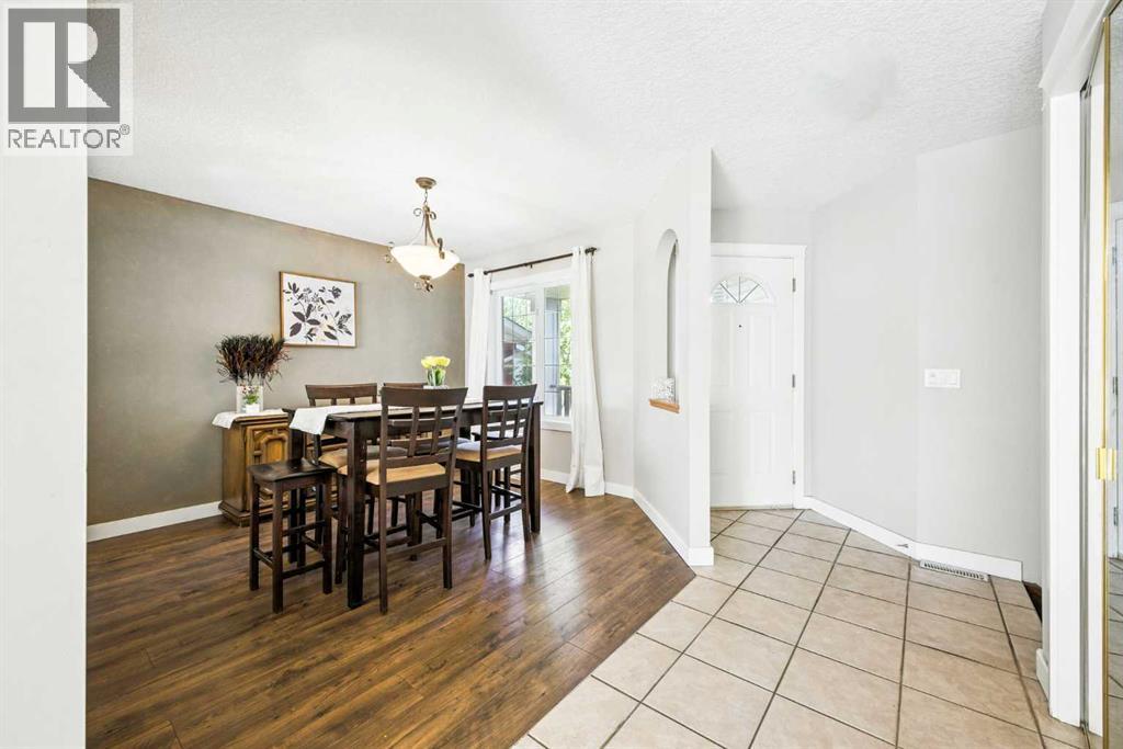 58 Tuscany Ridge View Nw Property Photo 4