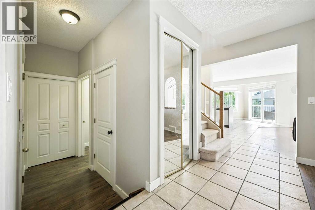 58 Tuscany Ridge View Nw Property Photo 5