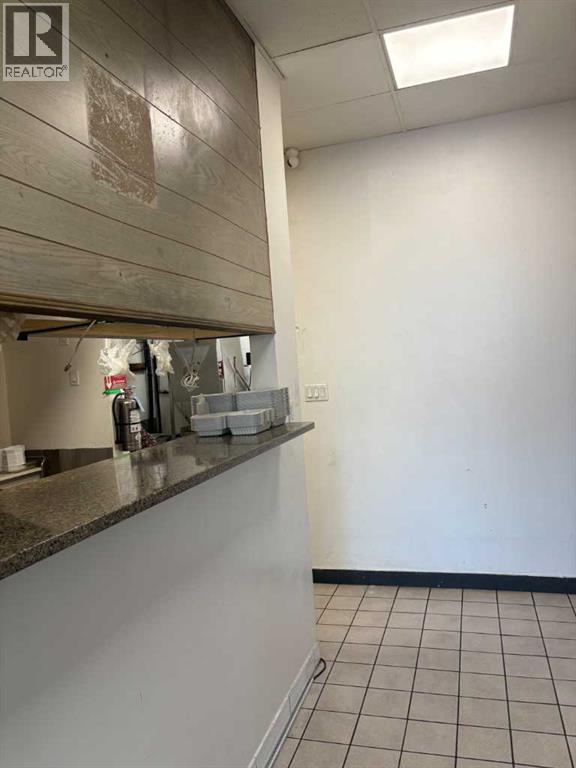 1440 52 St Ne Property Photo 6