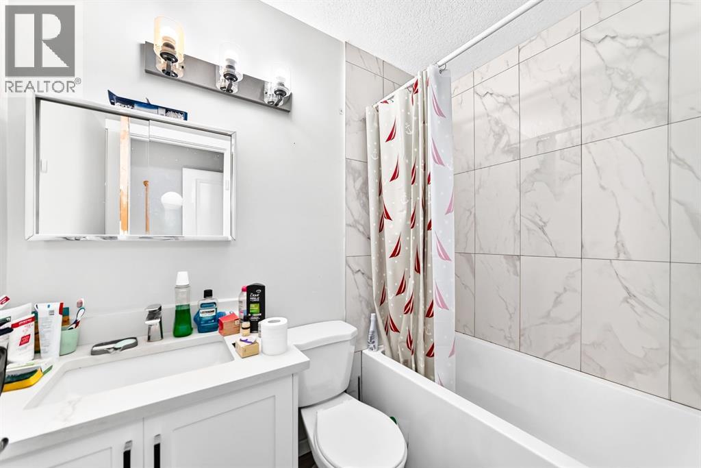 19 Berwick Crescent Nw Property Photo 25