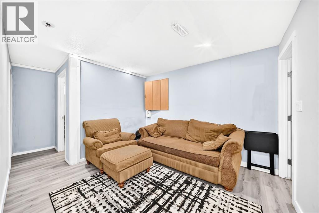 19 Berwick Crescent Nw Property Photo 33