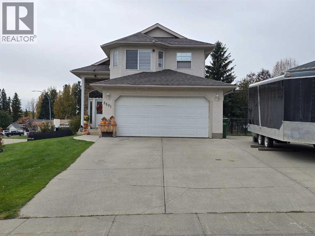 5501 17 Avenue Property Photo 3