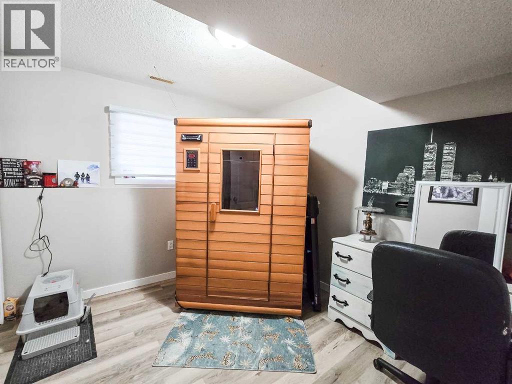 5501 17 Avenue Property Photo 21