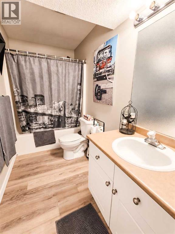 5501 17 Avenue Property Photo 24