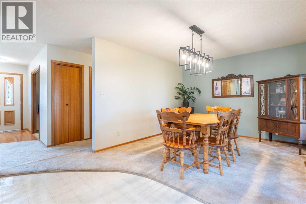5825 52 Street Property Photo 10