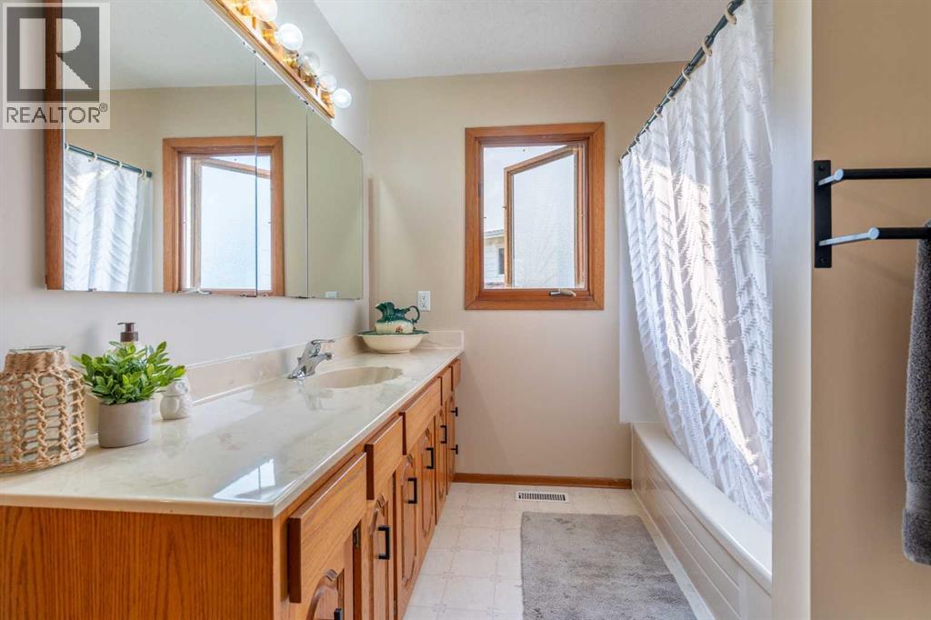 5825 52 Street Property Photo 21