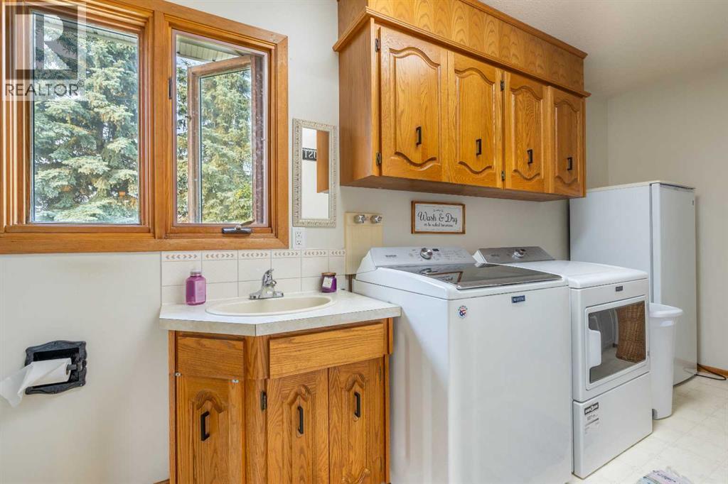 5825 52 Street Property Photo 24