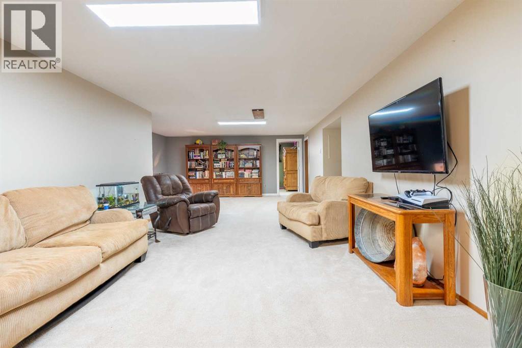 5825 52 Street Property Photo 26