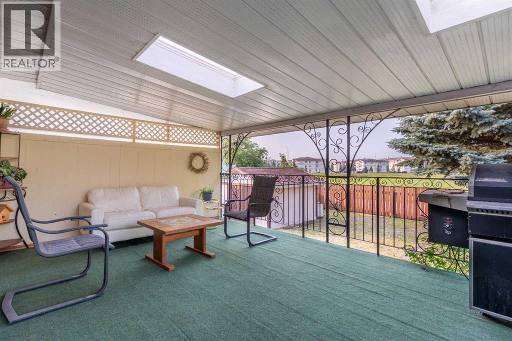 5825 52 Street Property Photo 38