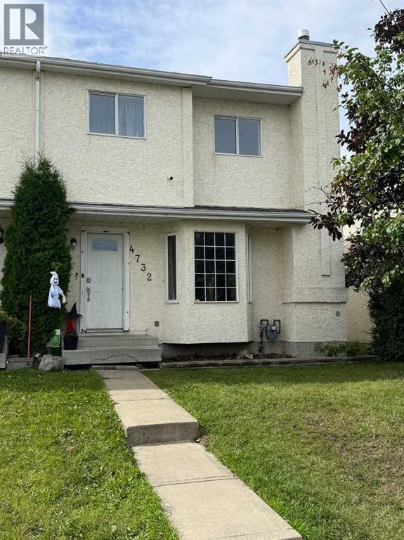 4732 43 Street Property Photo 2