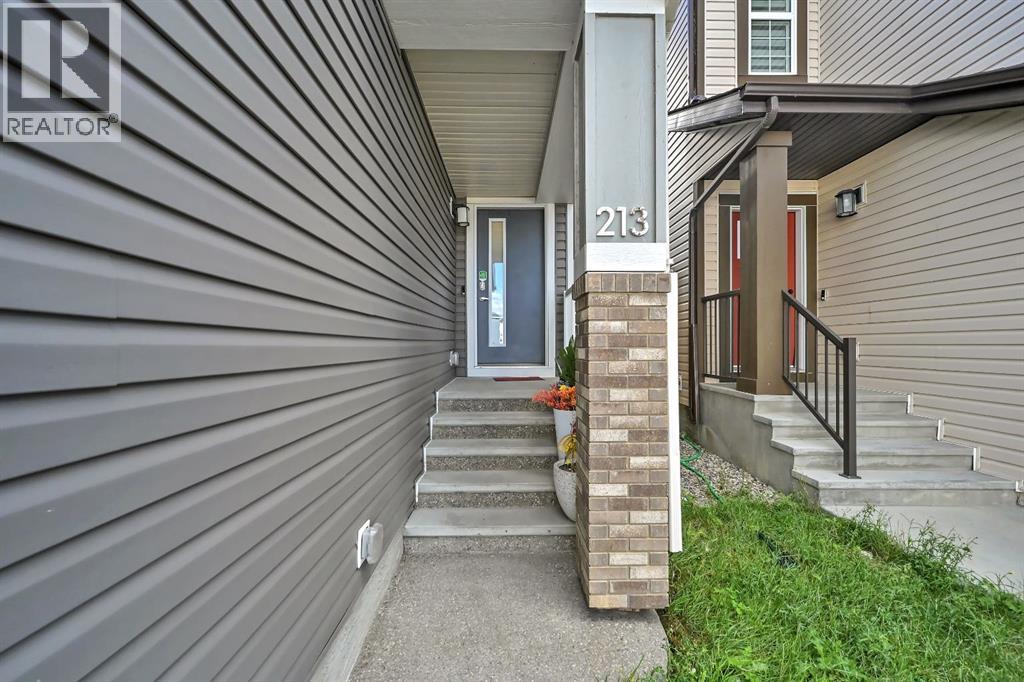 213 Walgrove Boulevard Se Property Photo 4